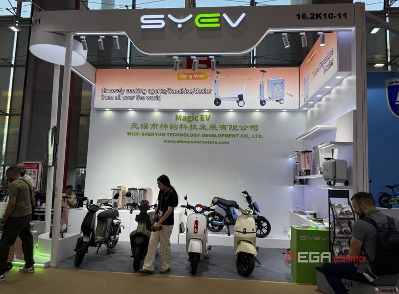 Electric Scooters & E-Bikes & E-Kick Scooters at the 138th Canton Fair Electric Scooters E Bikes E Kick Scooters at the 138th Canton Fair syev megachinamotor