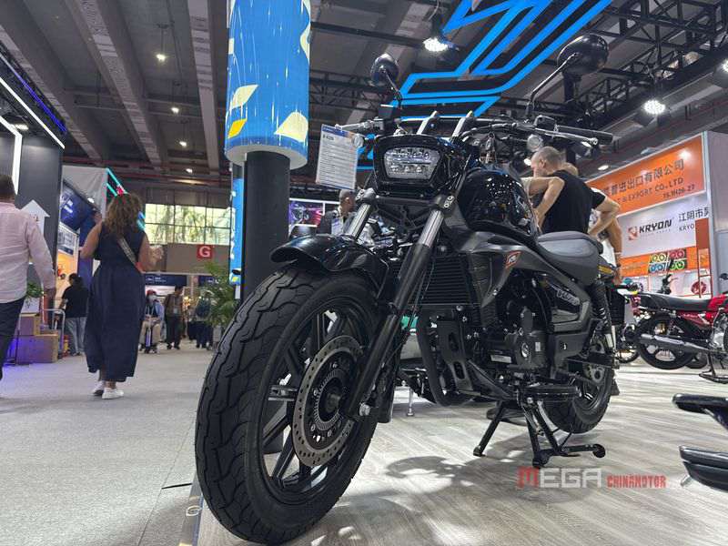 Chinese Motorcycles at the 138th Canton Fair Motorcycles of all displacement at the 138th Canton Fair LIFAN megachinamotor 05