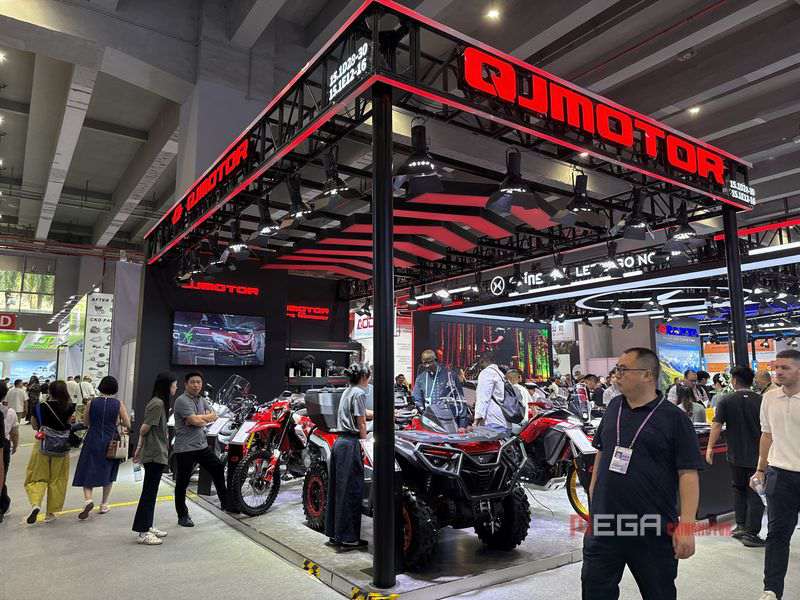 Chinese Motorcycles at the 138th Canton Fair Motorcycles of all displacement at the 138th Canton Fair QJMOTOR megachinamotor 02