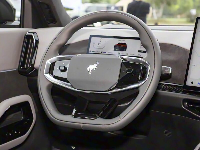 В Китае полностью электрический Ford Bronco оснащен выдвижной крышей для кемпинга [ВИДЕО]