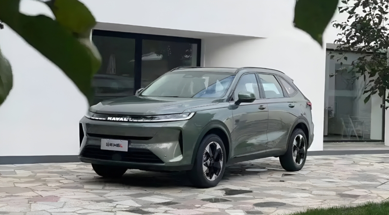 В Китае представлены официальные изображения Haval H6L с дизайном, вдохновленным Xiaolong Max, старт продаж в ноябре 2025 года.