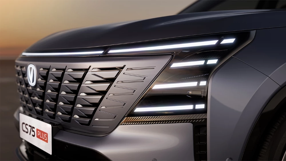 Кроссовер Changan CS75 Plus четвертого поколения в казахстане спереди решетка радиатора