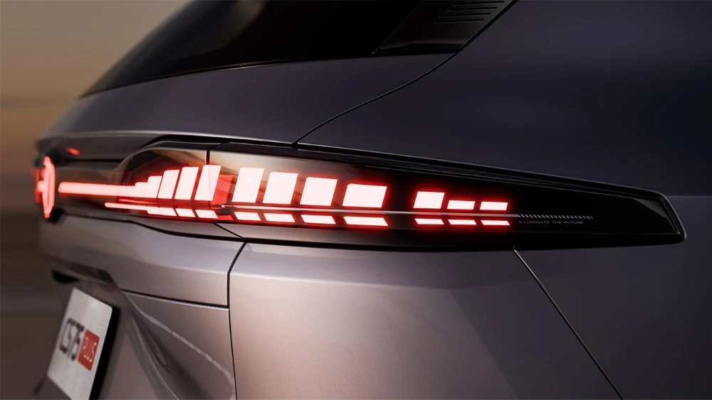 Кроссовер Changan CS75 Plus четвертого поколения в казахстане сзади фонари рисунок