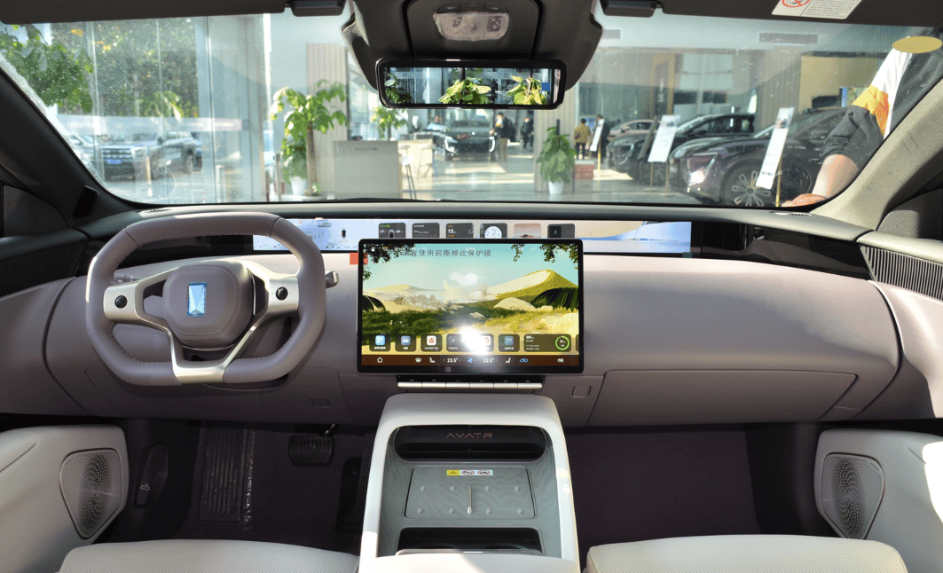 Предзаказ Avatr 12 Four-LiDAR Edition 2026 с Huawei ADS 4+ и кокпитом HarmonyOS 5 открыт.