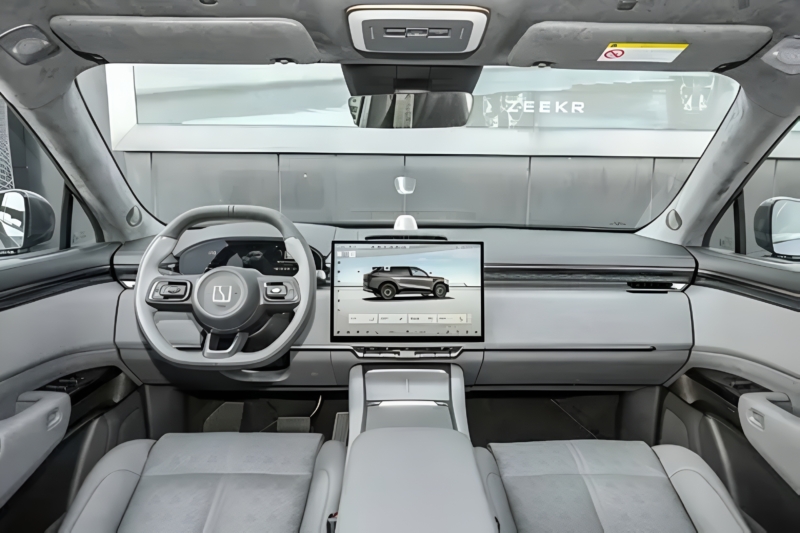 В Китае представлен Zeekr 7X 2026 года с 900В архитектурой и разгоном до 100 км/ч за 2,98 сек.