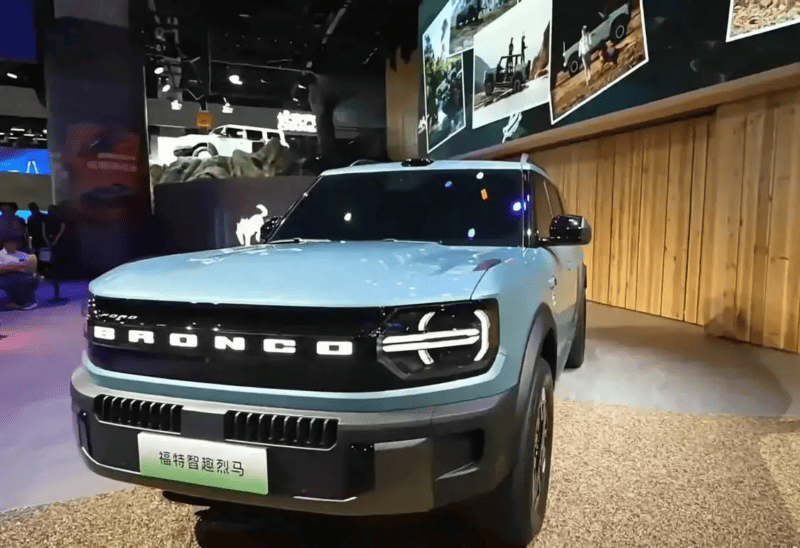 В Китае Ford Bronco начал принимать предзаказы в версиях с аккумуляторной батареей (BEV) и расширенным запасом хода (EREV).