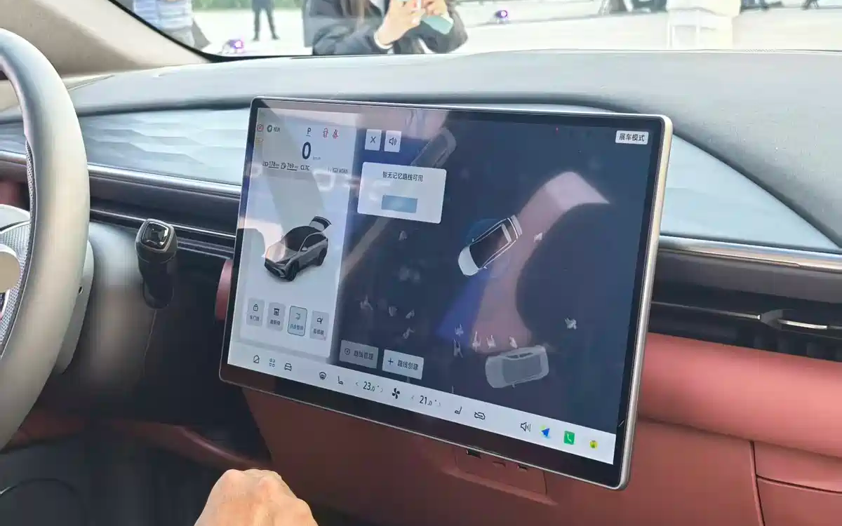 В Китае представлена новая модель Arcfox Alpha T5 с увеличенным запасом хода и собственной системой ADS.