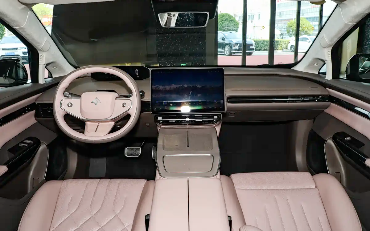 В Китае GAC презентовал новый электрокупе Hyptec GT Lite по цене от 21 500 долларов.