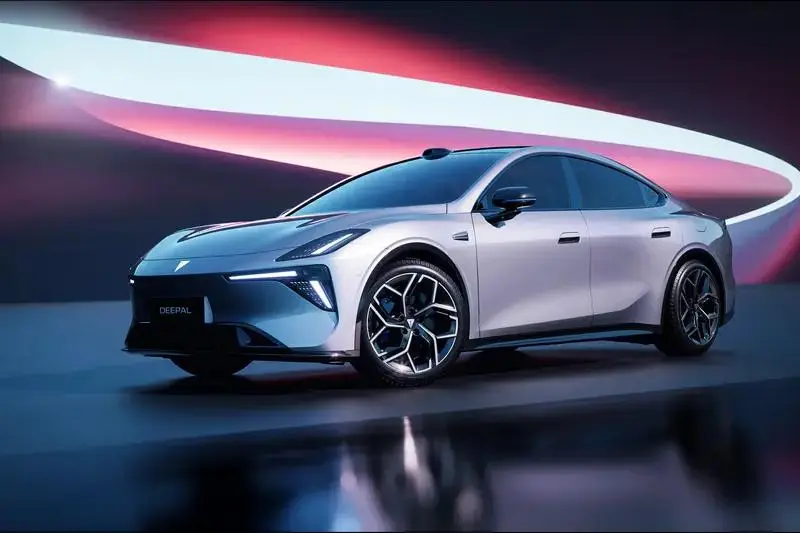 В Китае начались предпродажи Deepal L06 с первым в мире 3-нм авточипом для мультимедиа по цене менее 20 000 долларов.