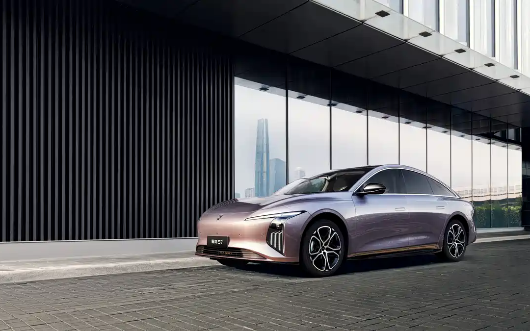 В Китае представлен 2026 Xinghai S7 от Dongfeng Forthing с ультрабыстрой зарядкой 800V.