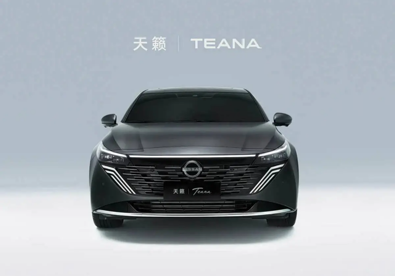 В Китае: Nissan Teana становится первым в мире автомобилем с двигателем внутреннего сгорания, оснащенным кокпитом на базе Huawei HarmonyOS.