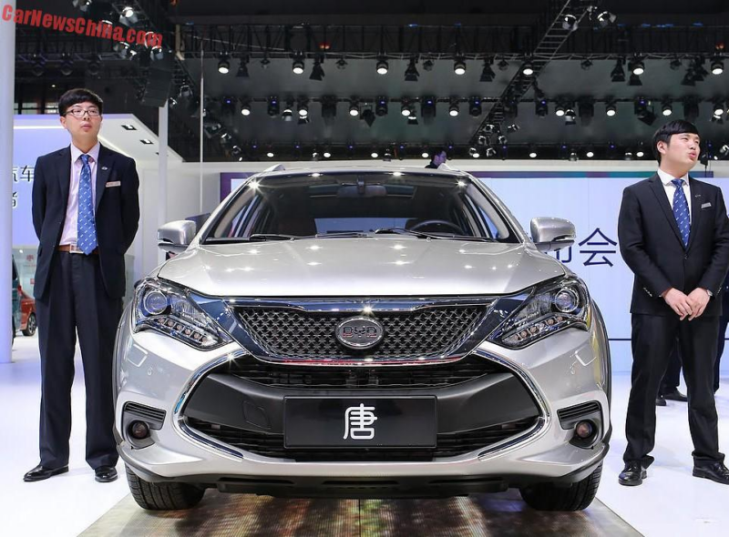 BYD отзывает свыше 115 тысяч Tang и Yuan Pro из-за проблем с безопасностью.