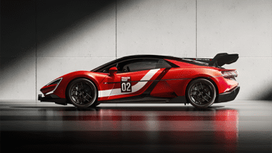 В Китае BYD Yangwang U9 Xtreme, самый быстрый серийный автомобиль на планете, направляется к бразильскому гонщику Лео Санчесу. В Китае BYD Yangwang U9 Xtreme, самый быстрый серийный автомобиль на планете, направляется к бразильскому гонщику Лео Санчесу.