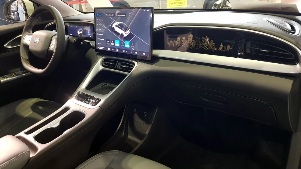 geely ex2 в беларуси моторшоу 2025 салон интерьер первый ряд