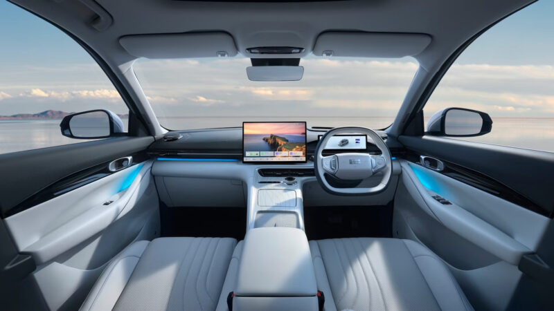 Китайский электрический кроссовер Geely EX5 выходит на рынок Великобритании по цене 42 970 долларов США.
