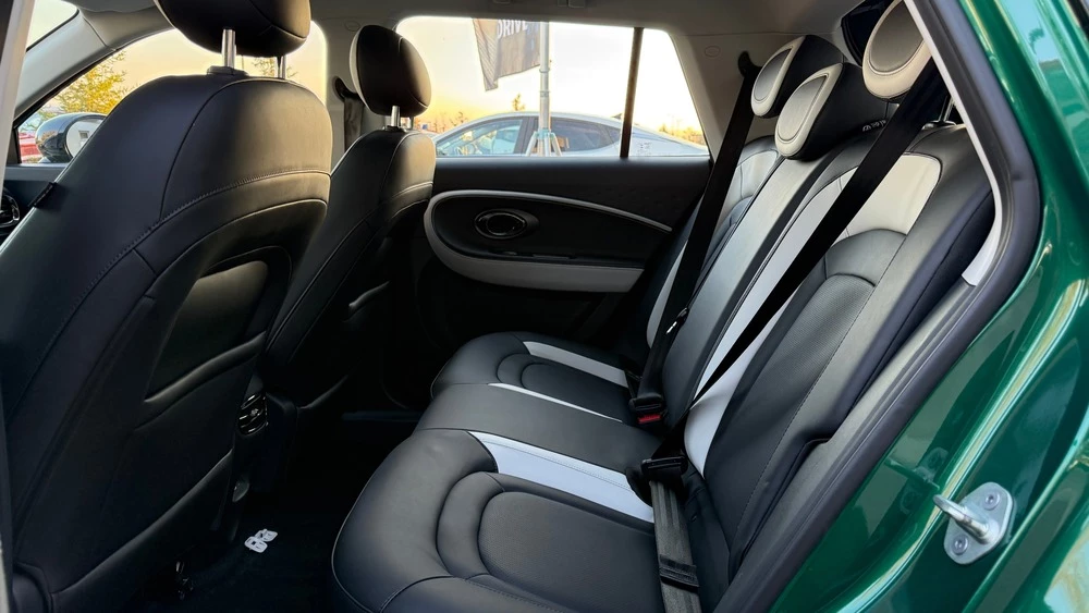 Электрический хэтчбек JAC E30X в Казахстане салон интерьер второй ряд сиденья