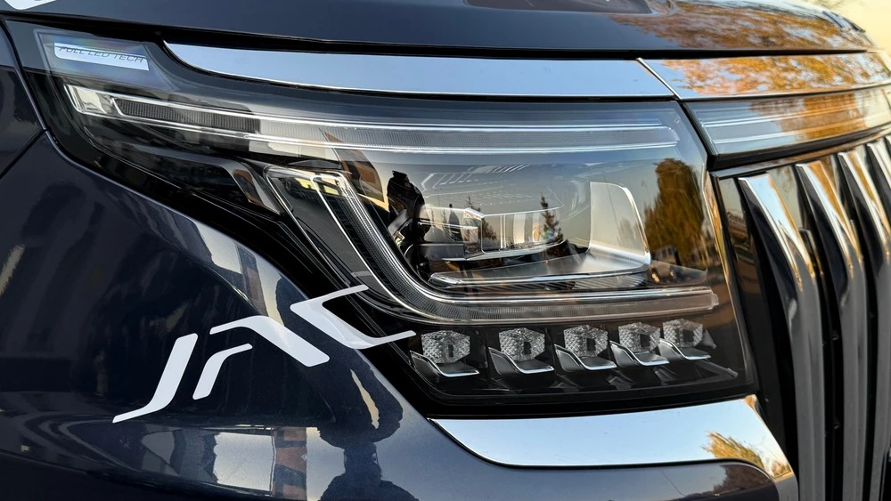 Минивэн JAC RF8 в Казахстане презентация фары