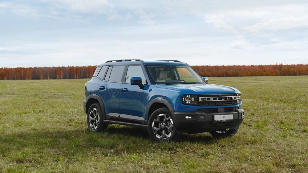 Кроссовер Jetour T1 в Казахстане сбоку сперед