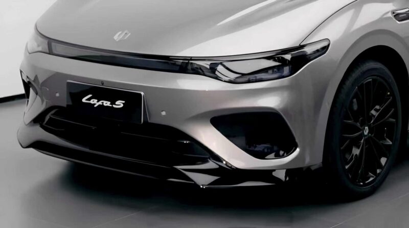 В Китае представлен Leapmotor B05 Ultra — первый электрический хетчбэк компании, запуск которого запланирован на 2026 год.