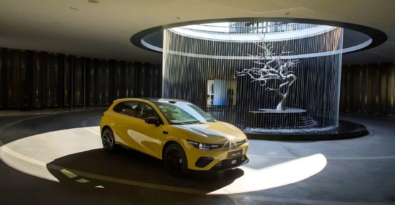 В Китае стартовали продажи электрохэтчбека Leapmotor B05 по цене от 13 100 долларов, намекая на будущий экспорт GLOBAL.