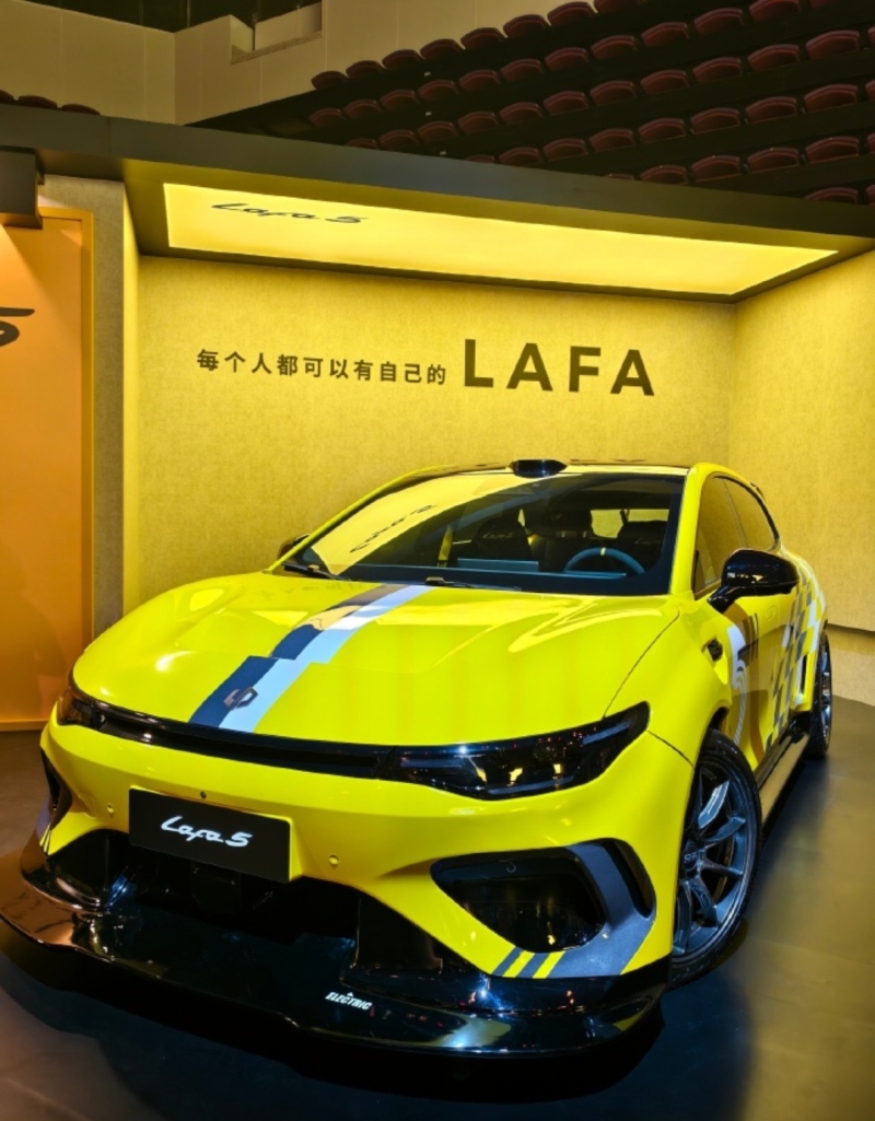 В Китае стартовали продажи электрохэтчбека Leapmotor B05 по цене от 13 100 долларов, намекая на будущий экспорт GLOBAL.