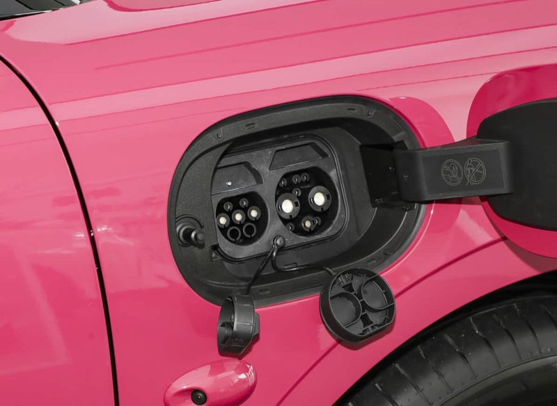 В Китае предпродажи электромобиля Ora 5 EV с чипом MediaTek и запасом хода 580 км стартуют 12 ноября.