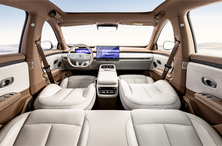 В Китае Changan Nevo A06 выходит на рынок в версиях BEV и EREV с батареей 6C и комплексным запасом хода 2120 км.