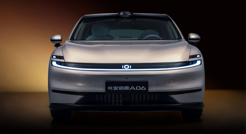 В Китае Changan Nevo A06 выходит на рынок в версиях BEV и EREV с батареей 6C и комплексным запасом хода 2120 км.