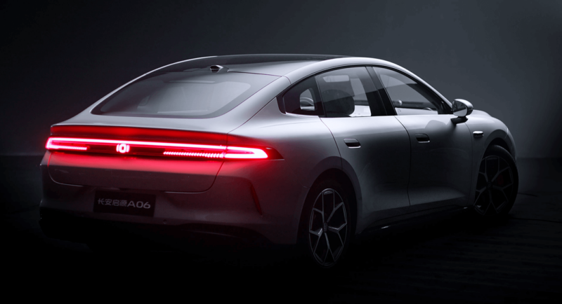 В Китае Changan Nevo A06 выходит на рынок в версиях BEV и EREV с батареей 6C и комплексным запасом хода 2120 км.