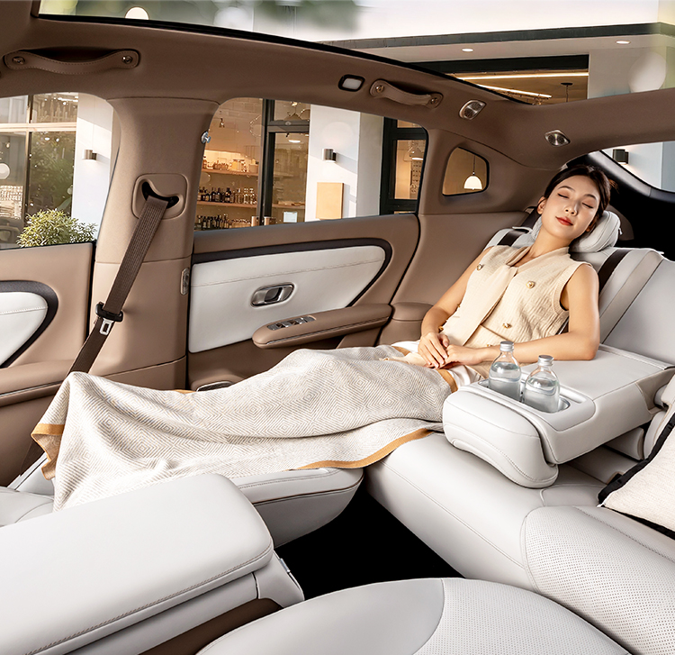 В Китае Changan Nevo A06 выходит на рынок в версиях BEV и EREV с батареей 6C и комплексным запасом хода 2120 км.