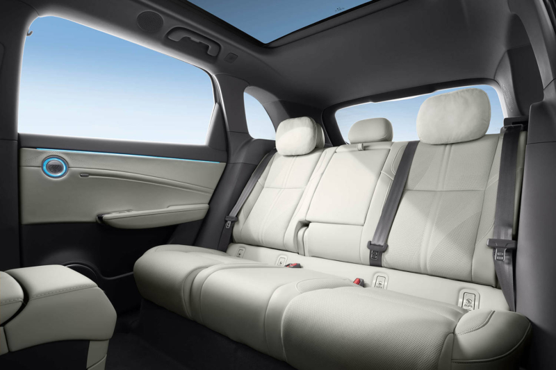 В Китае стартовали предпродажи Hongqi HS6 PHEV, самого дальнобойного SUV, от 25,200 USD.