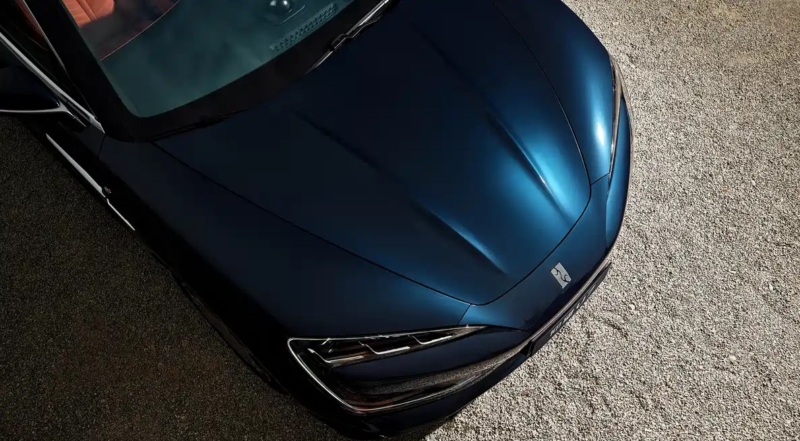 В Китае BYD Yangwang U7 на автосалоне в Гуанчжоу поразил мощностью 1341 л.с. и четырьмя двигателями.