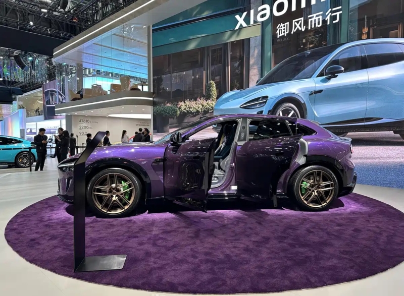 В Китае Xiaomi представила Crystal Purple YU7 Max и обновления HAD, продав больше, чем Tesla Model Y.