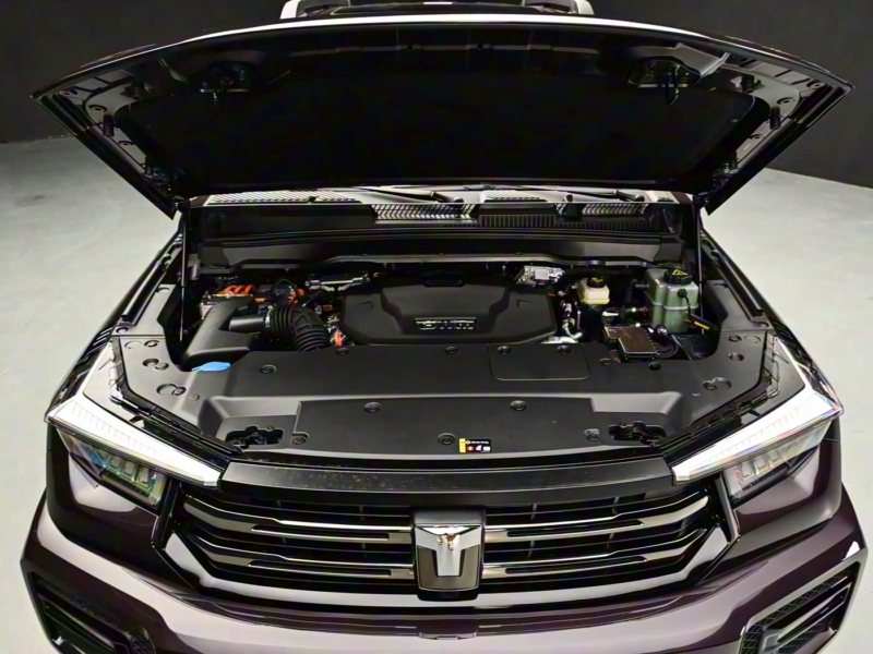 В Китае GWM представила обновленный Tank 400 PHEV с интеллектуальным вождением по стартовой цене от 35 050 USD.