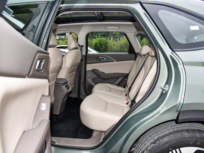 В Китае выходит среднеразмерный внедорожник Haval H6L от GWM с двигателями 1.5T и 2.0T 18 ноября.