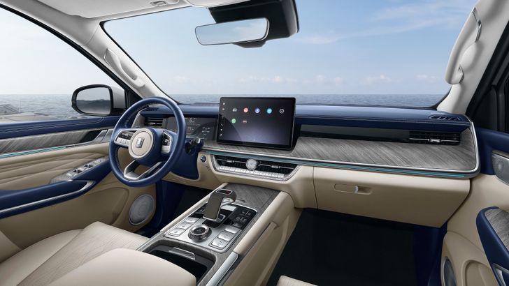 Салон Tank 500 Салон Tank 500