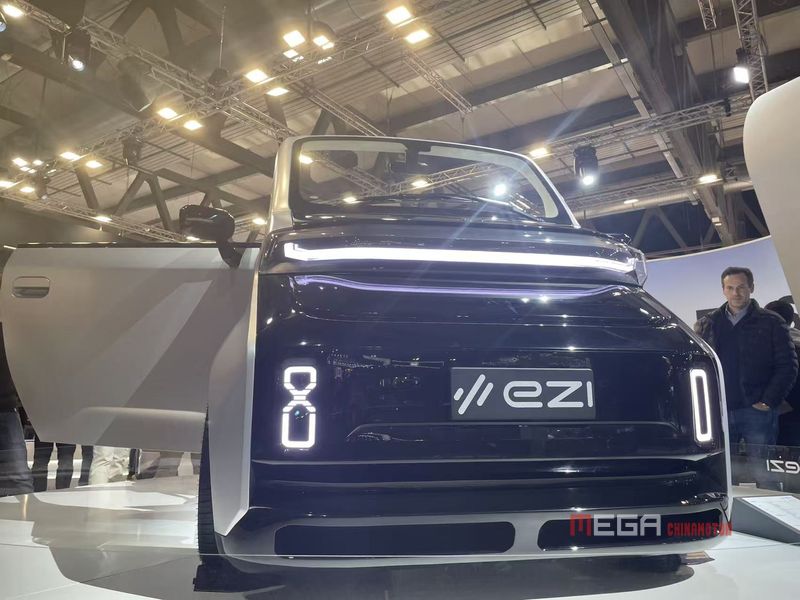 EZI EM05 — The First Smart Electric Vehicle for Young European Users EZI EM05 — The First Smart Electric Vehicle for Young European Users EZI EM05 at EICMA 2025 China Motorcycle megachinamotor 03