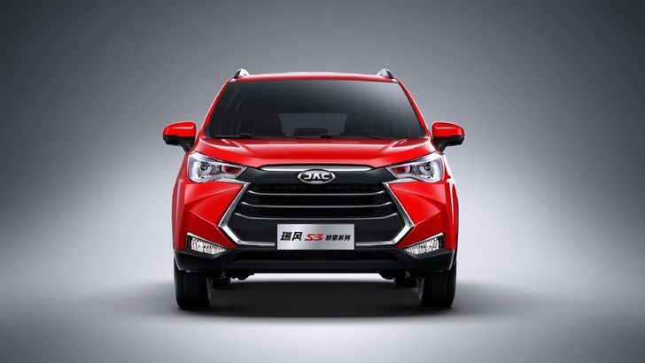 Перечислены топ-5 китайских автомобилей, которые меньше всего теряют в цене в России