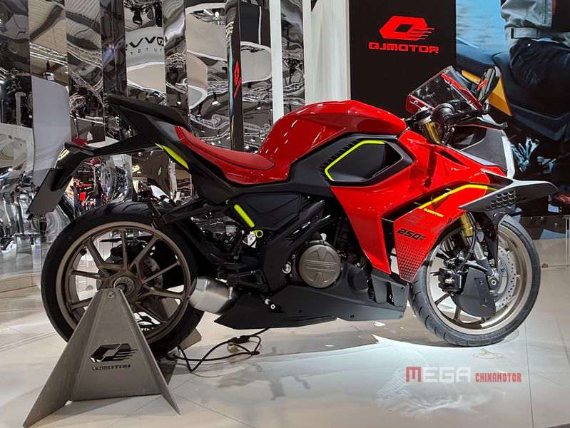 QJMOTOR Shines at EICMA 2025: Five Global Premieres Mark a New Chapter of Brand Evolution QJMOTOR Shines at EICMA 2025: Five Global Premieres Mark a New Chapter of Brand Evolution QJMOTOR Shines at EICMA 2025 China Motorcycle news MEGA CHINAMOTOR 02