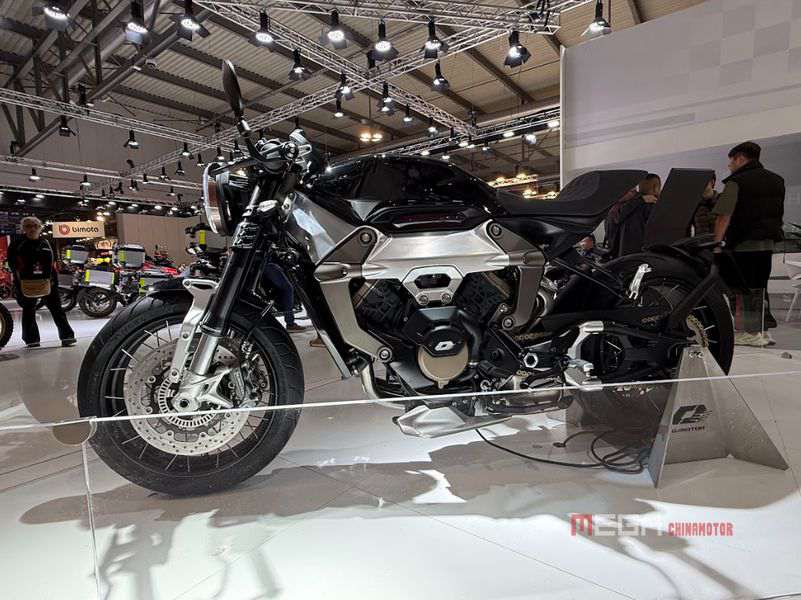 QJMOTOR Shines at EICMA 2025: Five Global Premieres Mark a New Chapter of Brand Evolution QJMOTOR Shines at EICMA 2025: Five Global Premieres Mark a New Chapter of Brand Evolution QJMOTOR Shines at EICMA 2025 China Motorcycle news MEGA CHINAMOTOR 04