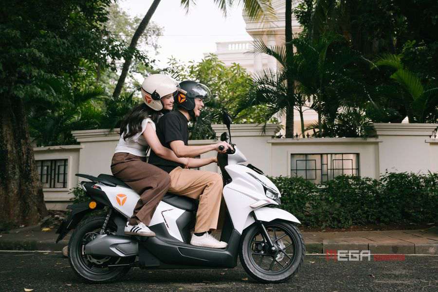 Yadea Shines at EICMA 2025 with New Yadea Velax and Full-Scenario Charging Ecosystem Yadea Shines at EICMA 2025 with New Yadea Velax and Full-Scenario Charging Ecosystem Yadea Shines at EICMA 2025 China E Motorcycle news MEGA CHINAMOTOR 03