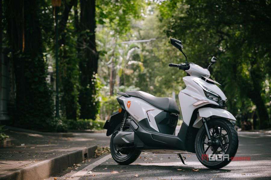 Yadea Shines at EICMA 2025 with New Yadea Velax and Full-Scenario Charging Ecosystem Yadea Shines at EICMA 2025 with New Yadea Velax and Full-Scenario Charging Ecosystem Yadea Shines at EICMA 2025 China E Motorcycle news MEGA CHINAMOTOR 04