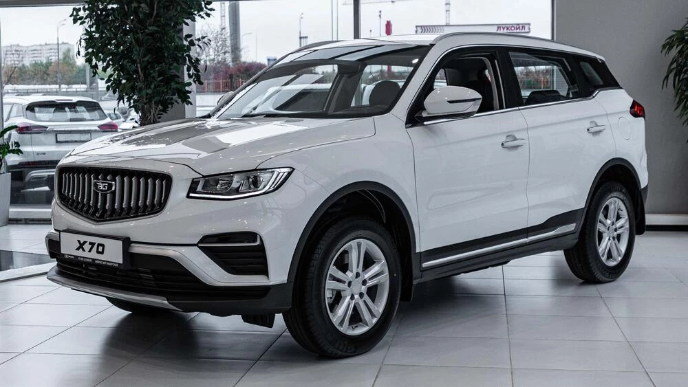 belgee x70 рестайлинговый обновленный сбоку спереди у дилера бизнес кар