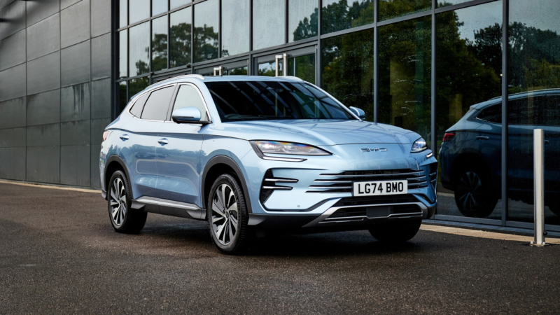 В Китае BYD достиг продажи 50 000 автомобилей, продемонстрировав ускоренный рост объемов реализации.