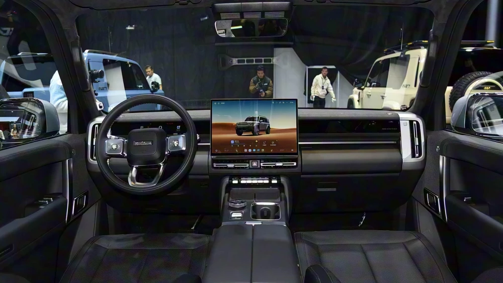 Chery iCaur V27 в Китае салон черный автосалон гуанчжоу