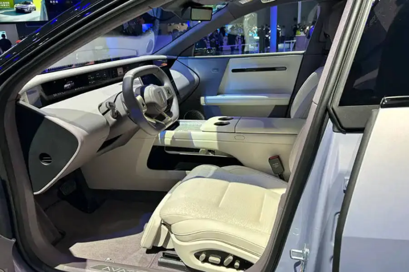 В Китае Avatr расширяет серию 06, включив комплектацию Elite со стандартным лидаром на 192 линии.