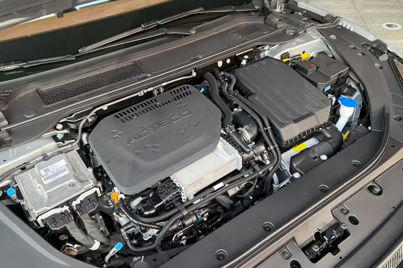 В Китае Chery представила новый флагманский седан Fulwin A9L с запасом хода более 2500 км.