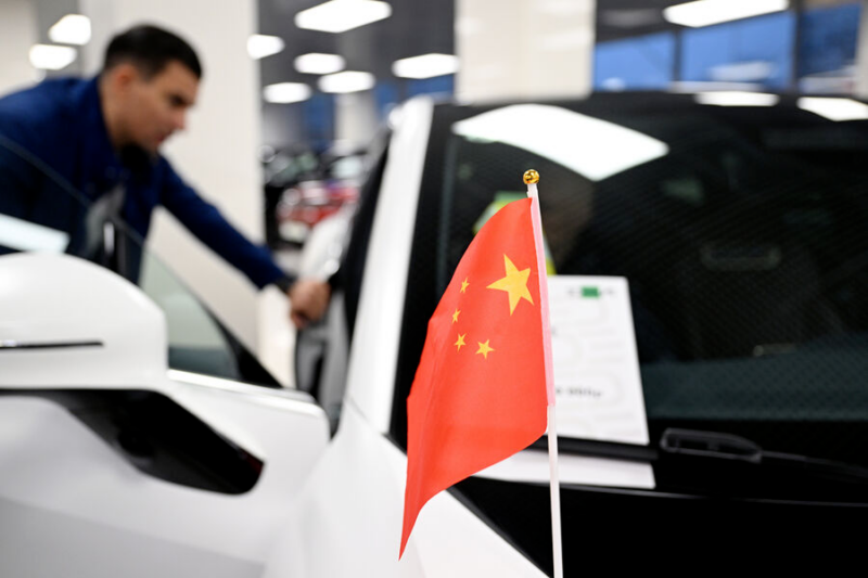 В Китае экспорт автомобилей в Россию резко упал на 58% из-за политики и остывания рынка.
