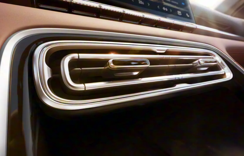 В Китае стартовали продажи пятого поколения Geely Emgrand с турбомотором 1.5T по цене от 9 000 USD.