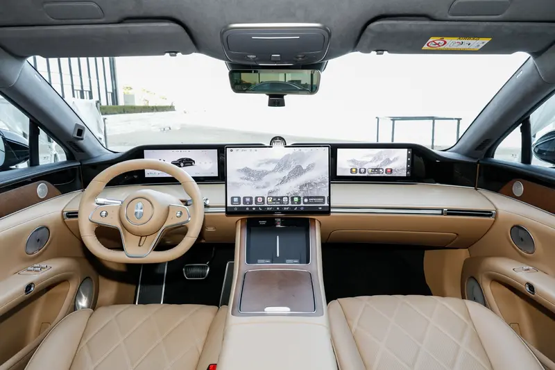 В Китае Stelato, поддержанный Huawei, представил новый седан S9 среднего и большого размера по цене от ,400.